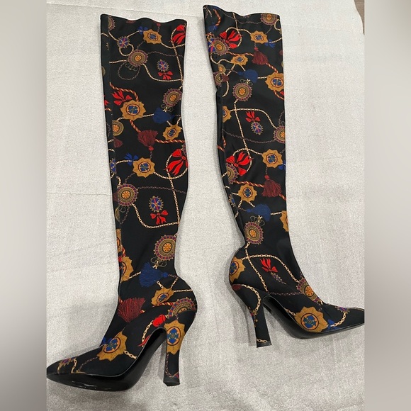 [38/7-7.5]ZARA Woman Black Satin Scarf Print Thigh High Heel Pointed Boots - Picture 6 of 11